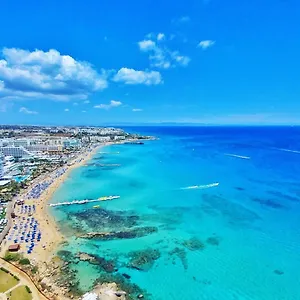 Hotell Odessa, Protaras