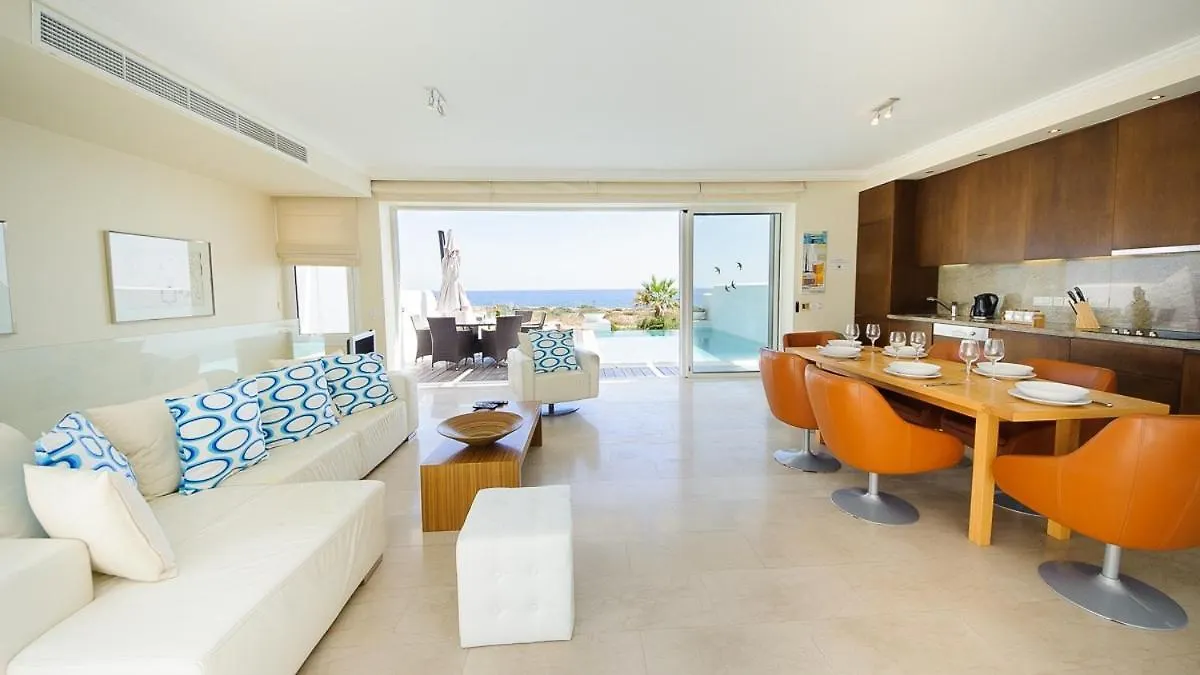 Vakantiehuis Luxury Bay View Villa 28 Right On The Beach Protaras